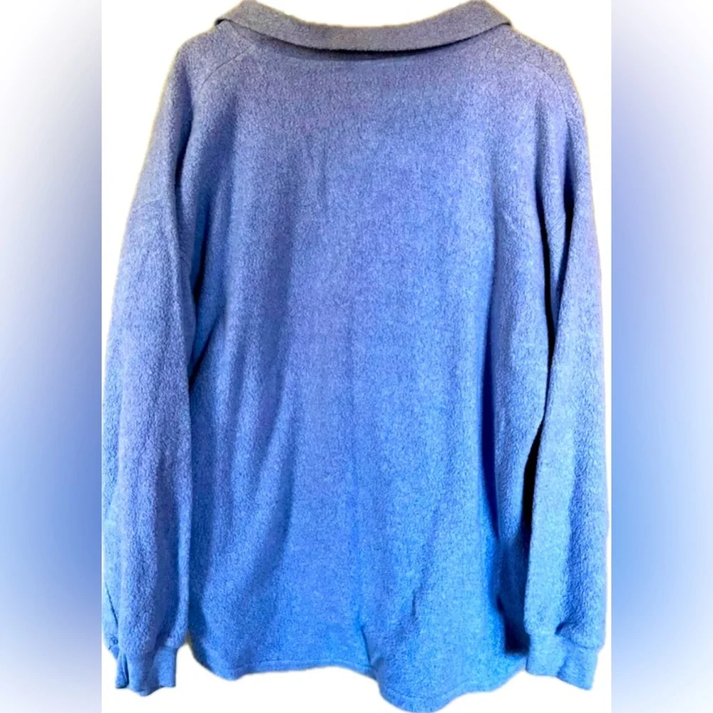 Vintage 2 piece set. Long sleeve fleece and matching T-shirt. Women’s size Large